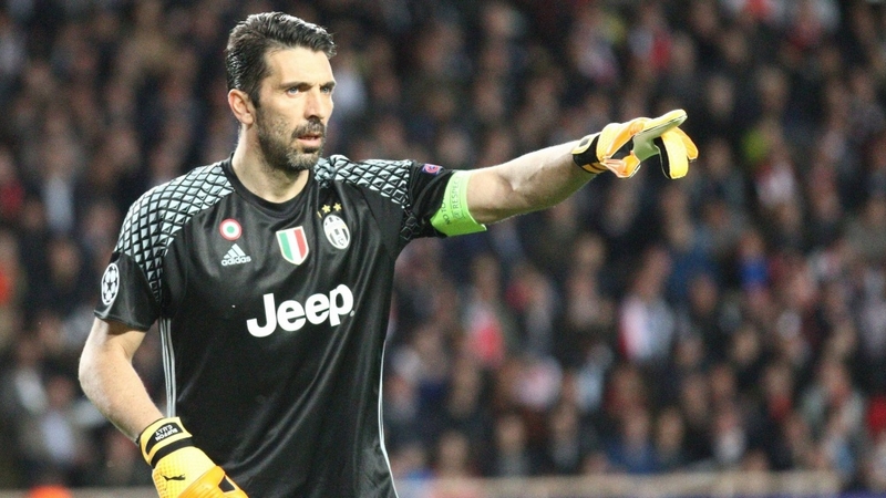 Buffon nổi danh trong đội hình Juventus huyền thoại